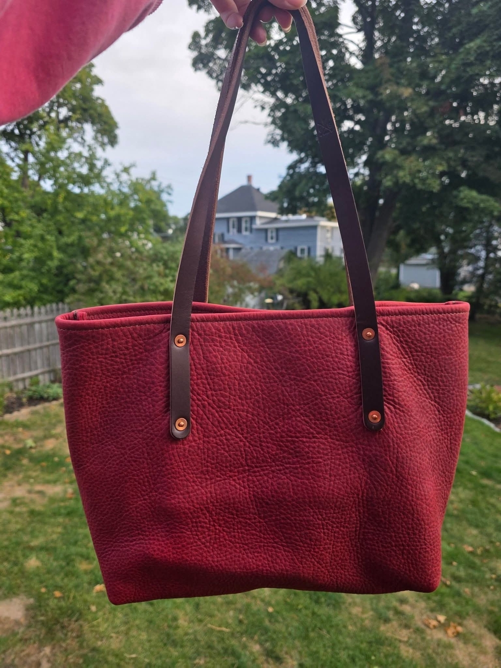 Go Forth Goods Garnet Red Medium Avery - Picture 4 of 7
